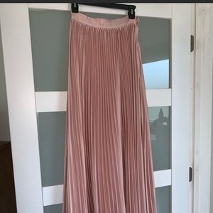 Pink Pleated skirt
